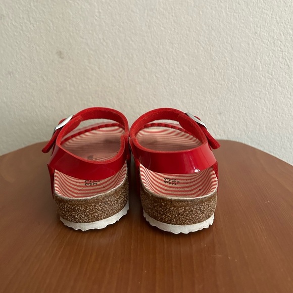 BIRKENSTOCK Risa Girls Nautical Stripes Red Patent BirkoFlor Size 2 Outdoor Run - Picture 9 of 10